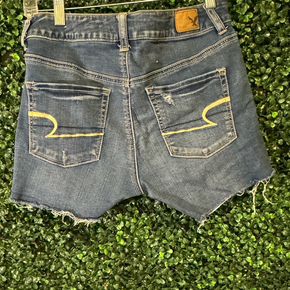 AE WOMENS HI RISE SHORTIE DENIM SHORTS - Picture 3 of 8